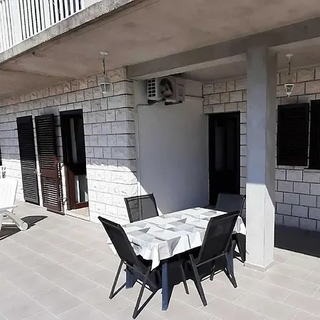 Classic Kor Ula - Two Bedroom With Terrace And Sea View Appartamento Korčula